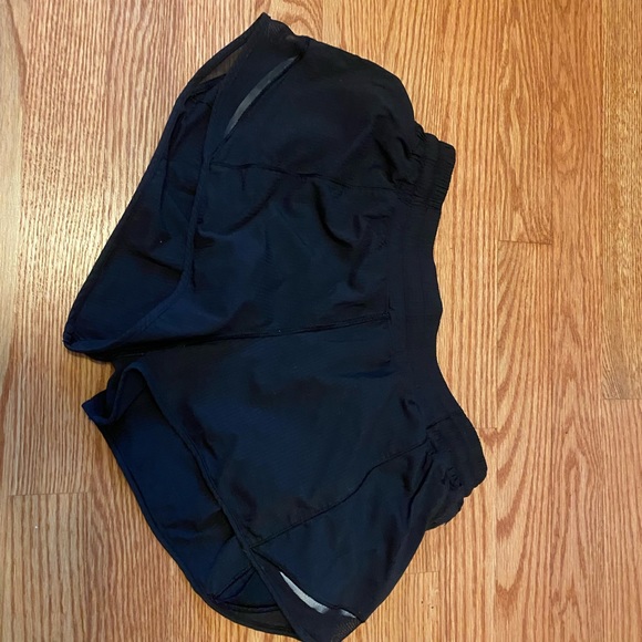 Lululemon athletica hotty hot shorts - Picture 2 of 2